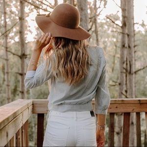 Meet your Posher, Julia